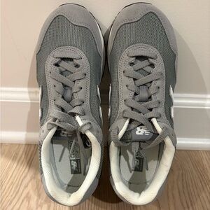 New Balance 515 Women’s Sneakers in Gray and White